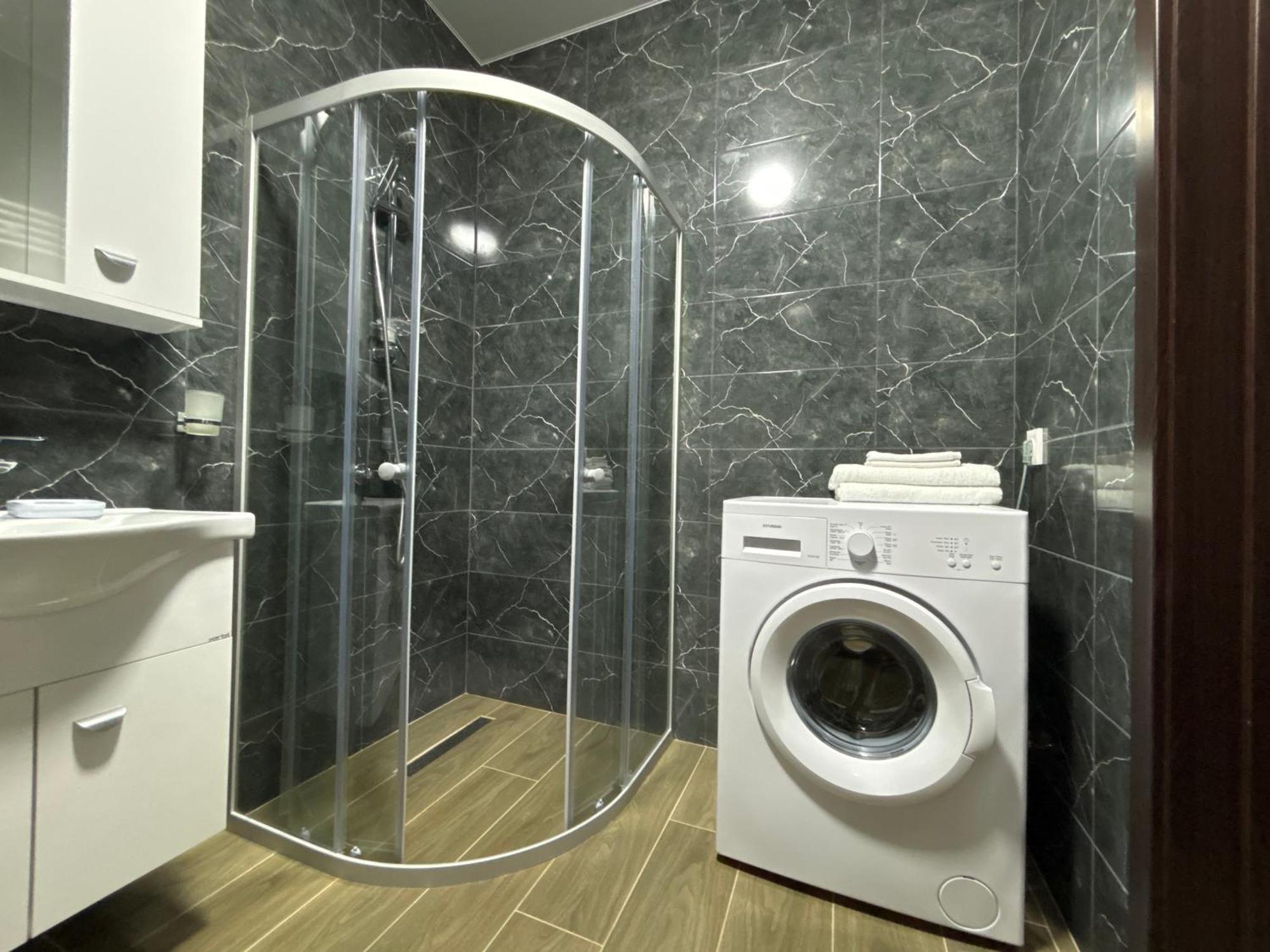 New Apartments "Park Primorsky" Батумі Екстер'єр фото